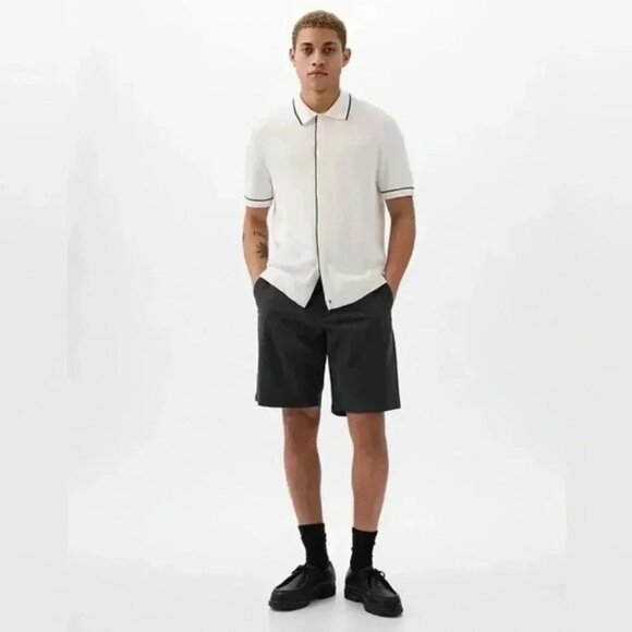 GAP Men’s Shorts 12” Stretch Casual Flat Front Chino Shorts Washed Black 31 - Picture 3 of 15